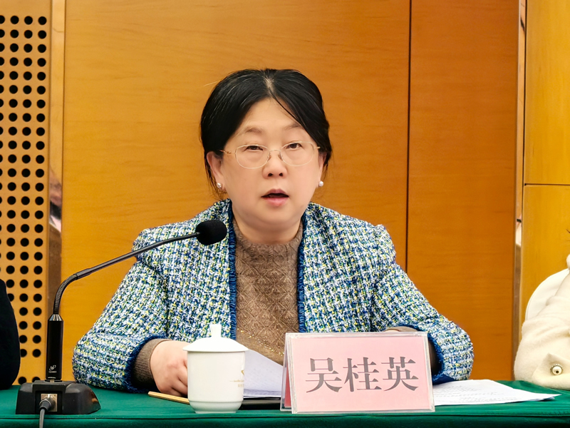 2-吴桂英作工作报告