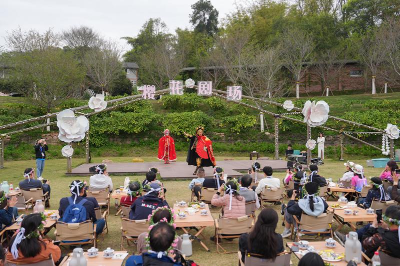 8-观看“春田花会·天乡之约”表演