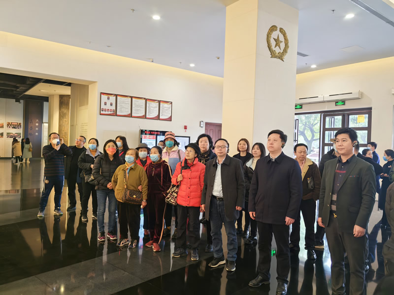 1-与会人员在聂荣臻元帅陈列馆学习调研.jpg
