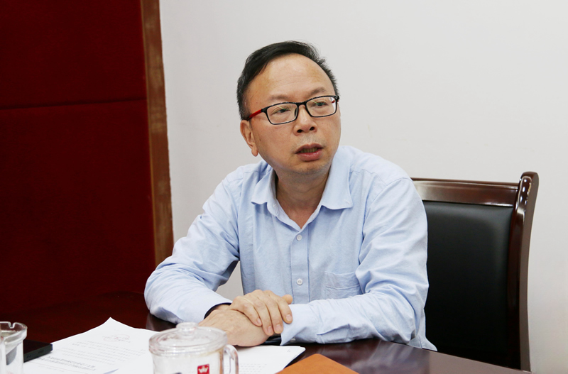 2-曾作表态发言.JPG