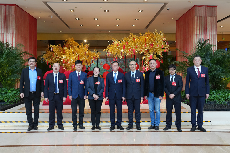1-参加市政协六届四次会议的台盟台联界别委员（丽笙）