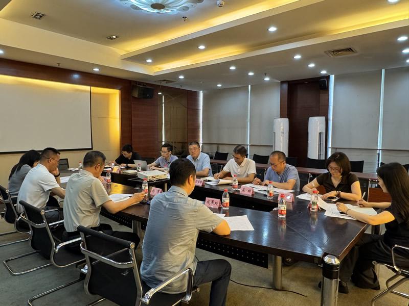 1.5月27日，台盟重庆市委会副主委、秘书长林丹率调研组首站走进市科技局，召开专题调研座谈会，市科技局二级巡视员杨军主持会议。