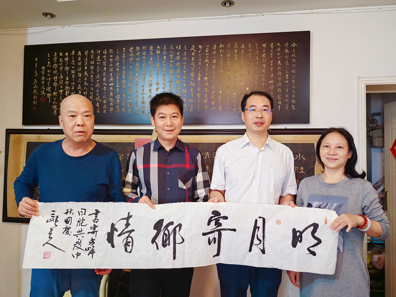 7-邱带队看望吴尚起.jpg